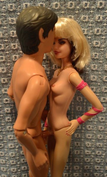 Spike fucks Hannah
Keywords: Barbie